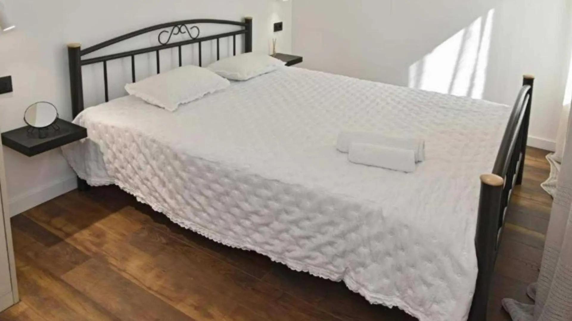 Luxury Slatine Apartments With Terrace And Garden