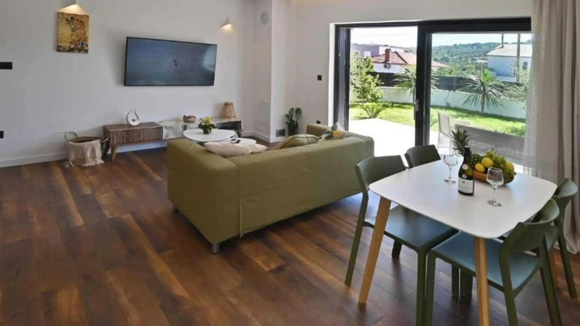 Luxury Slatine Apartments With Terrace And Garden