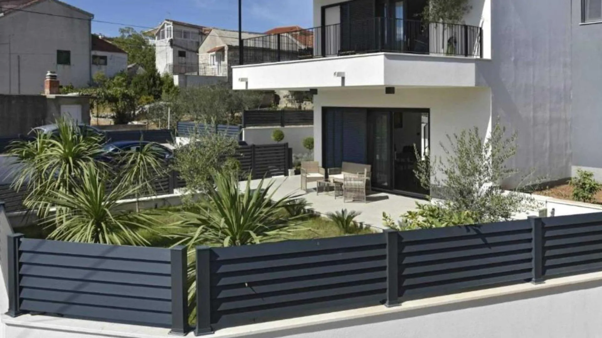 Luxury Slatine Apartments With Terrace And Garden Croatia